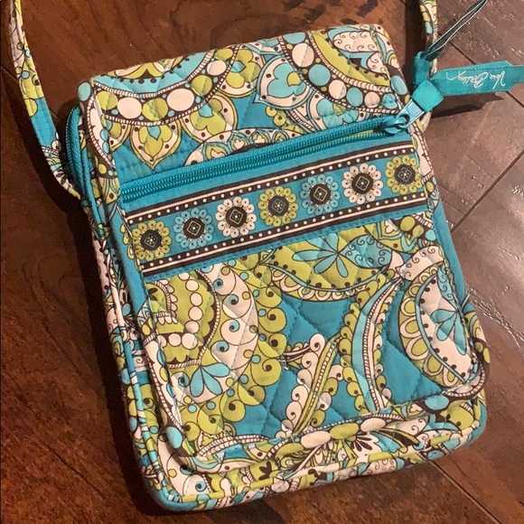 Vera Bradley Croas Body Bag - Picture 4 of 7